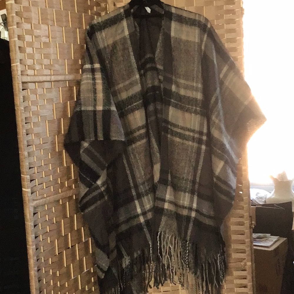 APT.9 Shawl